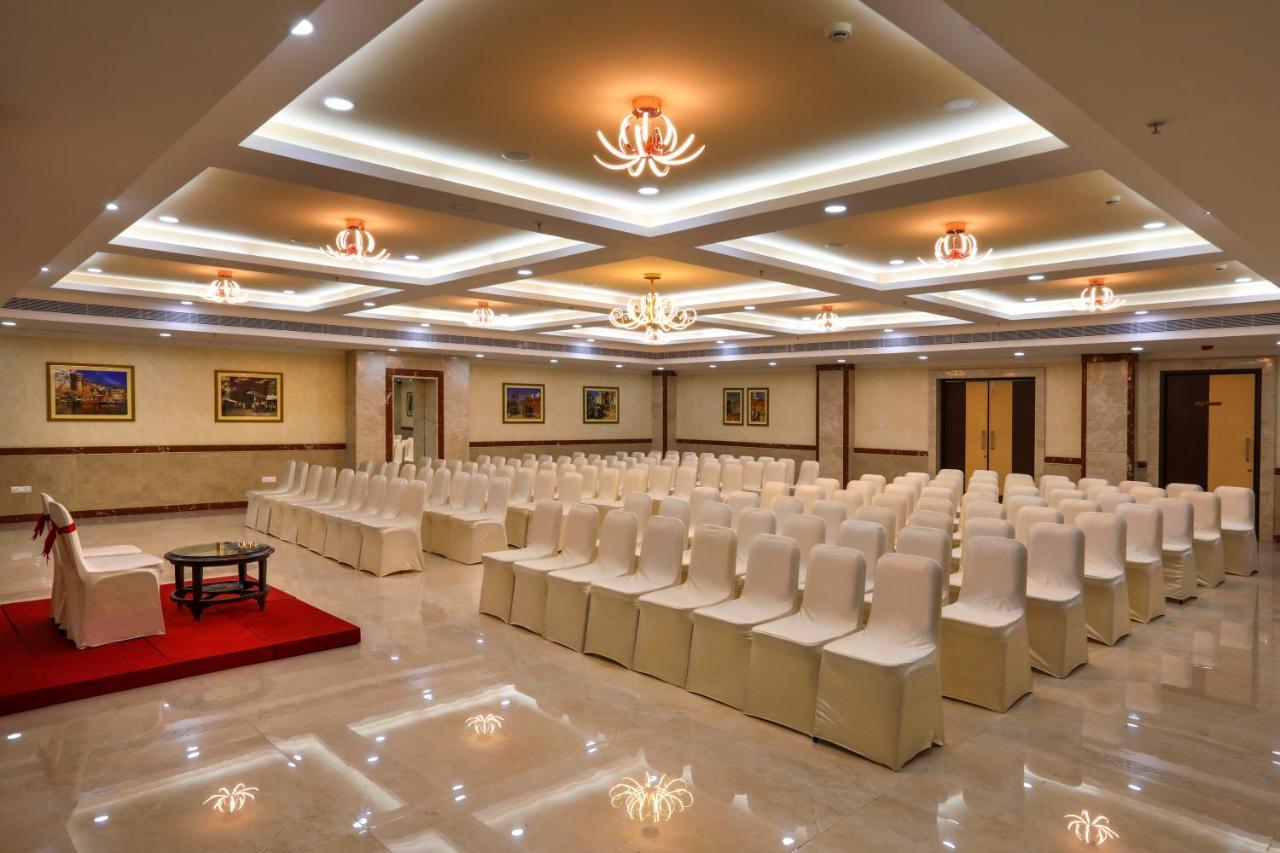Hotel Aadithya 3*